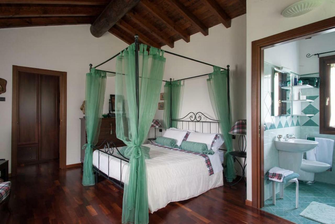 Casa Vacanze Il Noce Sovere Kültér fotó
