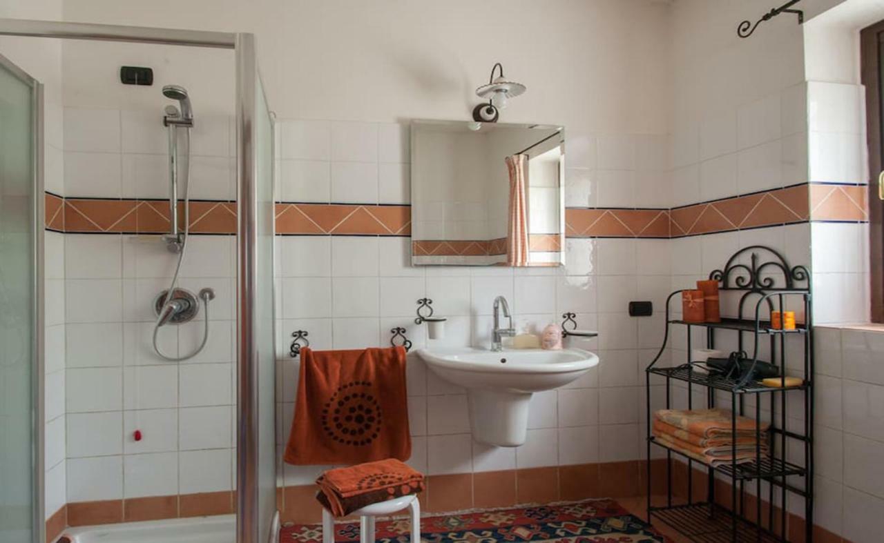 Casa Vacanze Il Noce Sovere Kültér fotó